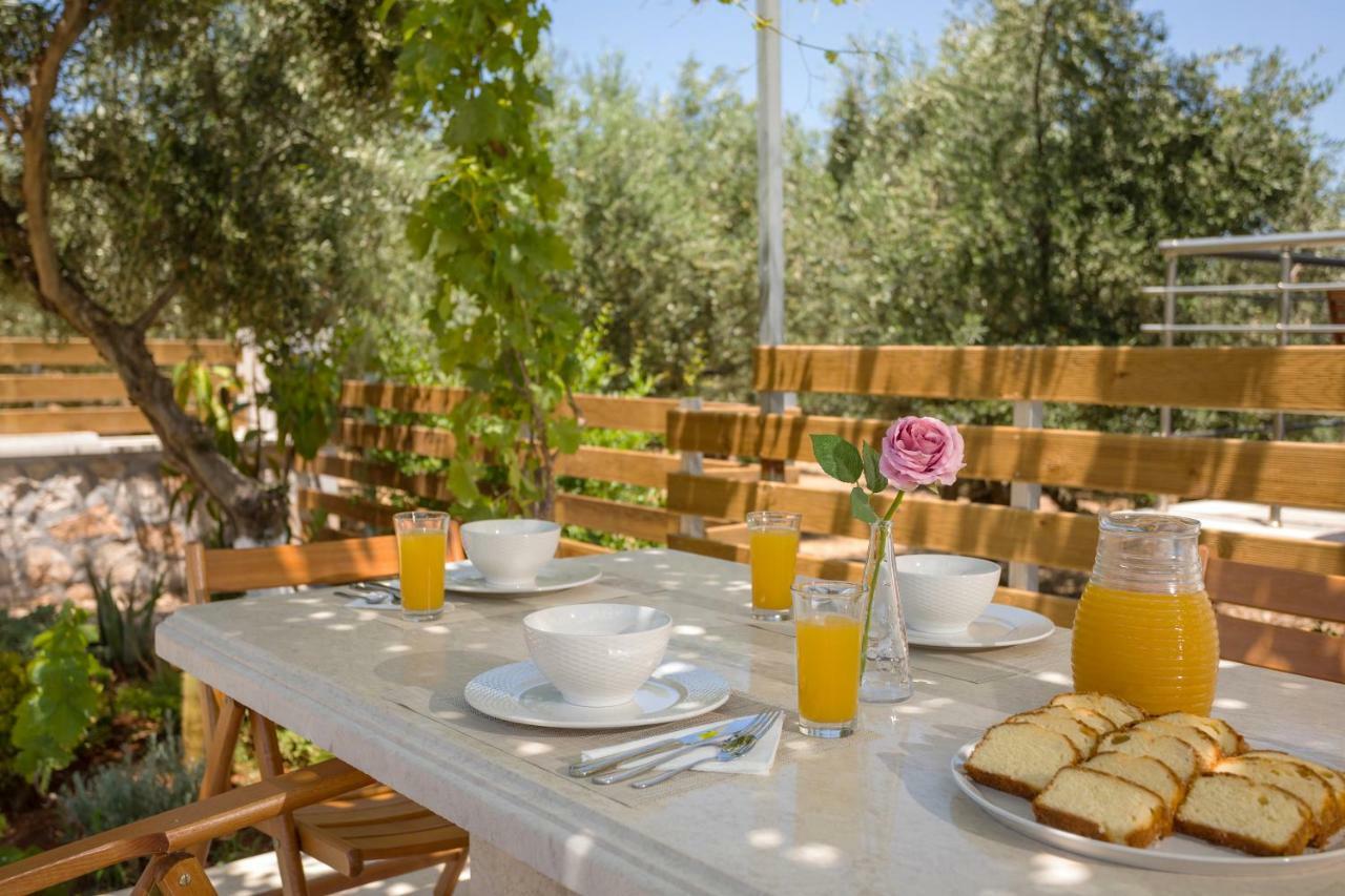 Villa Serenity Agia Marina  Extérieur photo