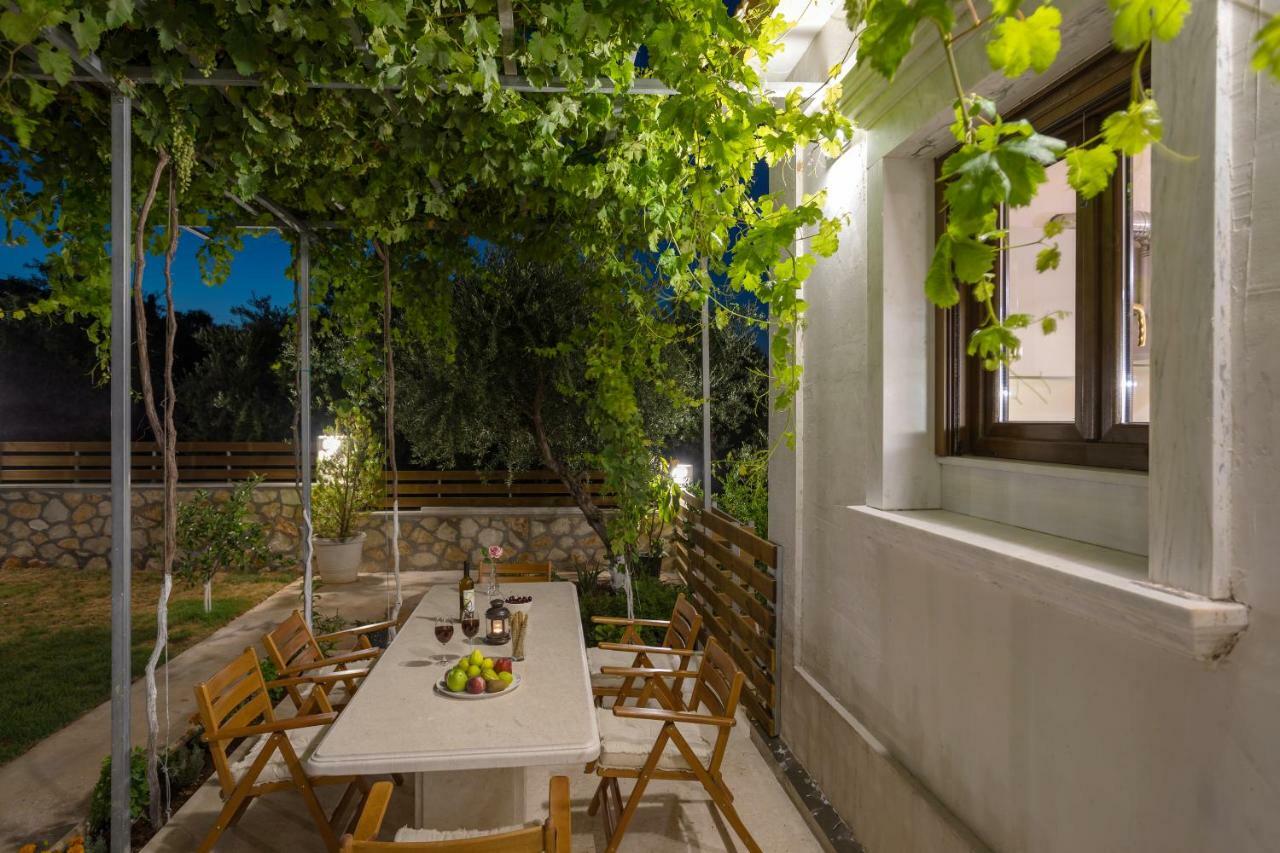 Villa Serenity Agia Marina  Extérieur photo